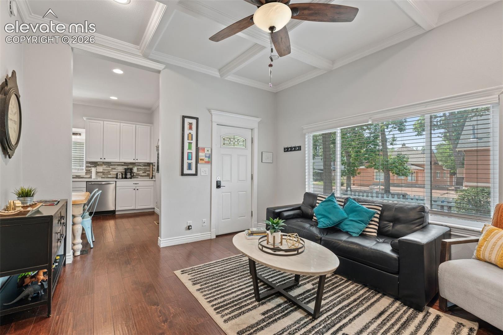Listing photo 10 for 2130 W Kiowa Street