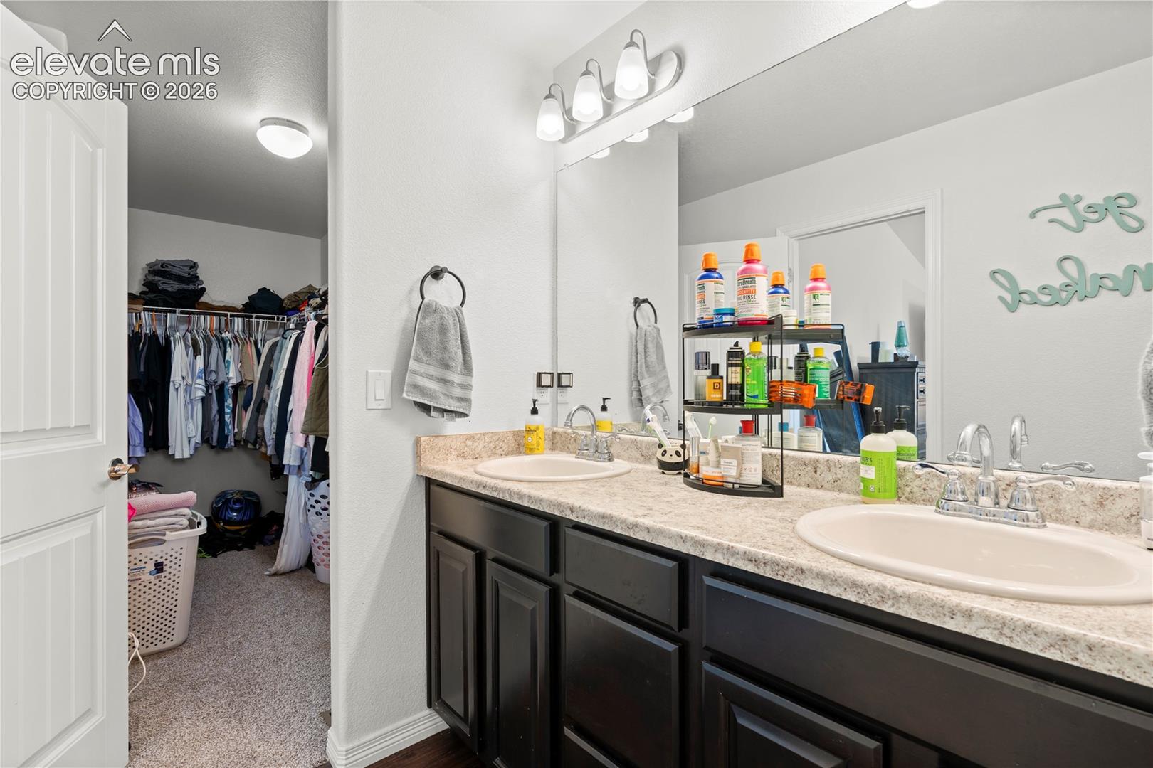 Listing photo 18 for 924 Bidwell Drive