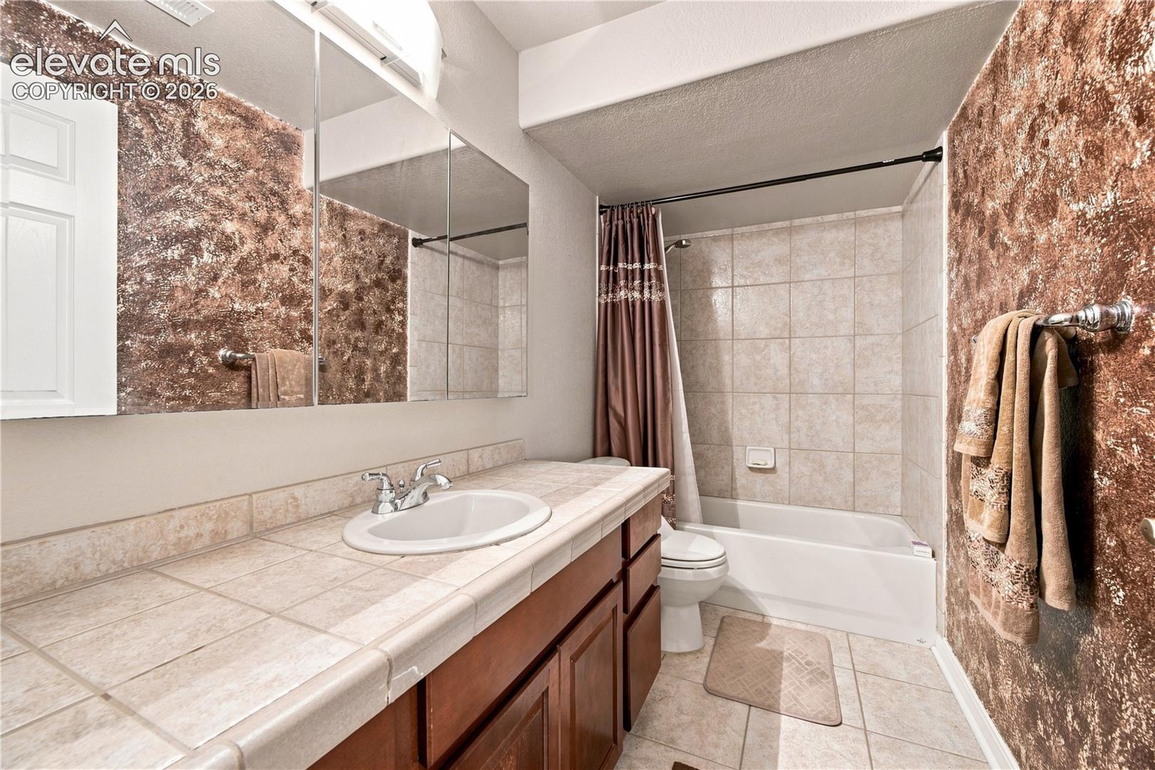 Listing photo 31 for 4 Hawks Point Court