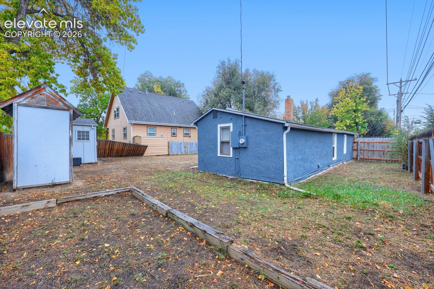 Listing photo 2 for 1112 2nd Street