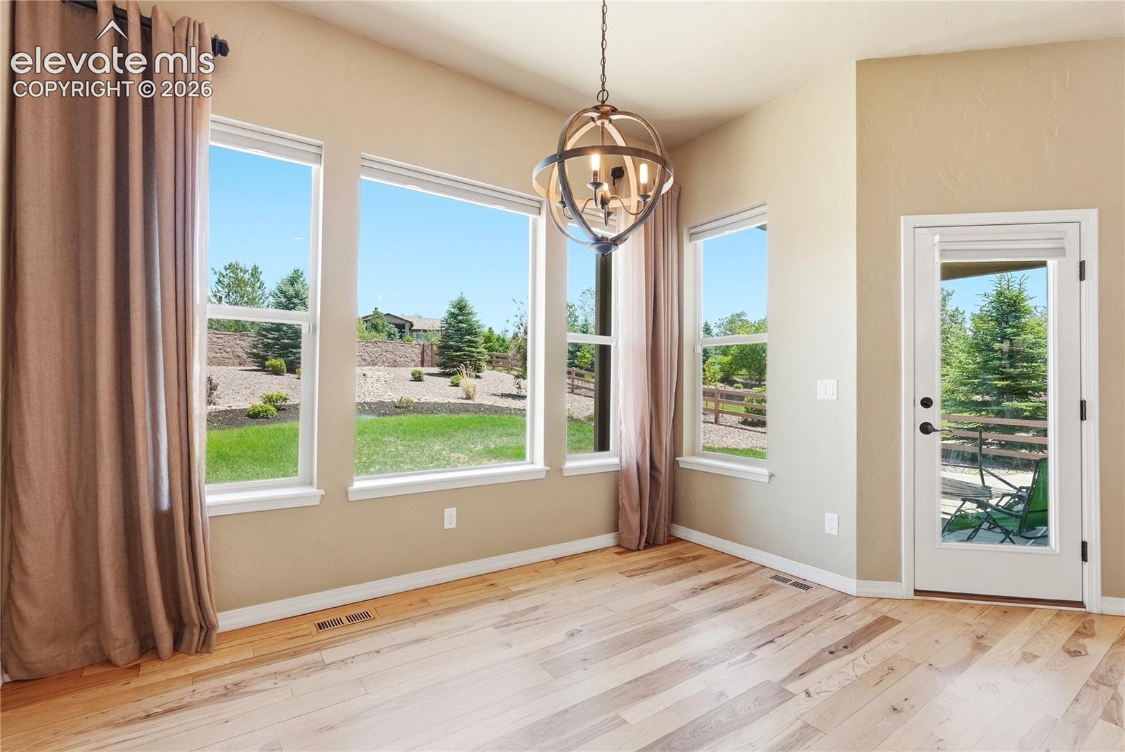 Listing photo 11 for 1908 Turnbull Drive
