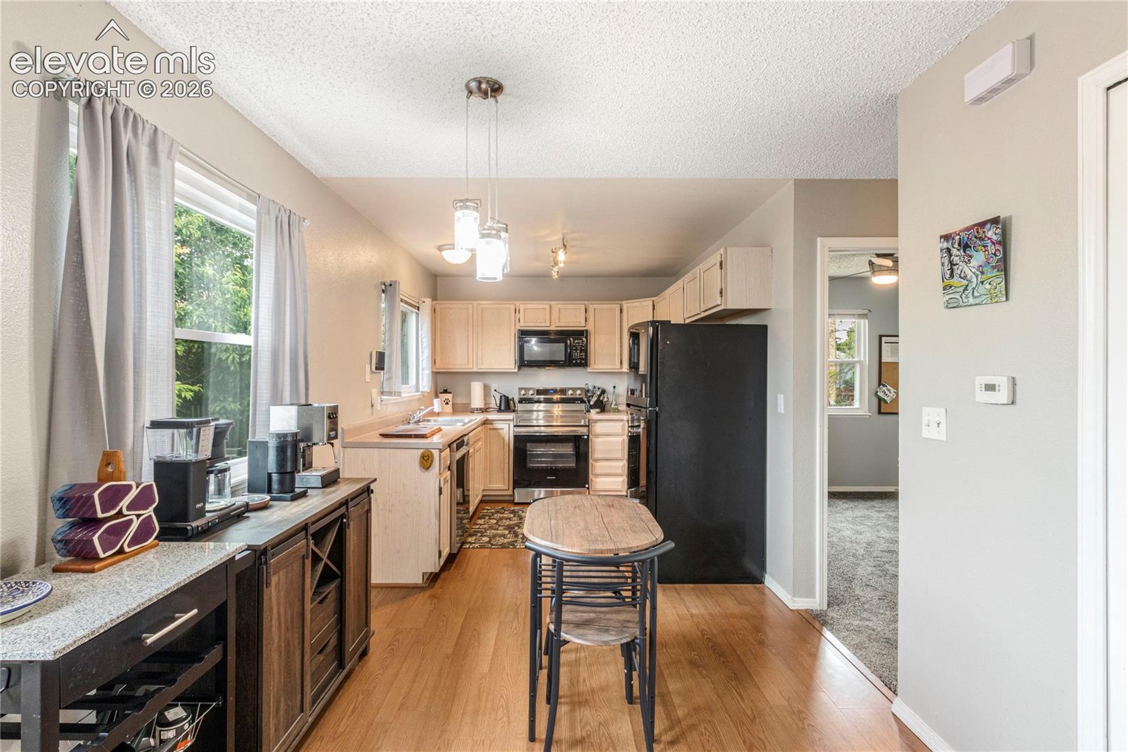 Listing photo 7 for 4660 Badlands Court