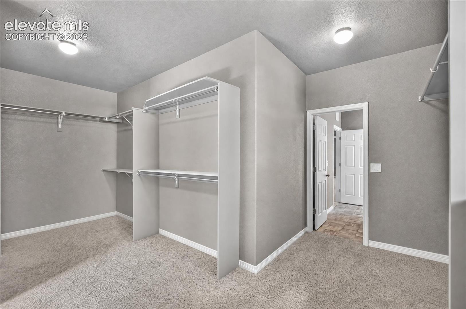 Listing photo 18 for 9622 Fairway Glen Drive