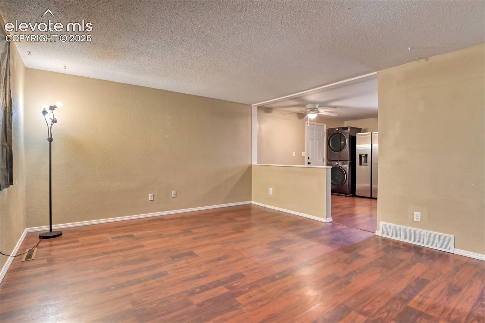 Listing photo 5 for 1810 Bonita Drive