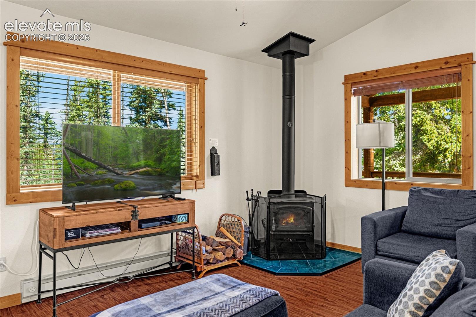 Listing photo 8 for 108 Spring Valley Lane