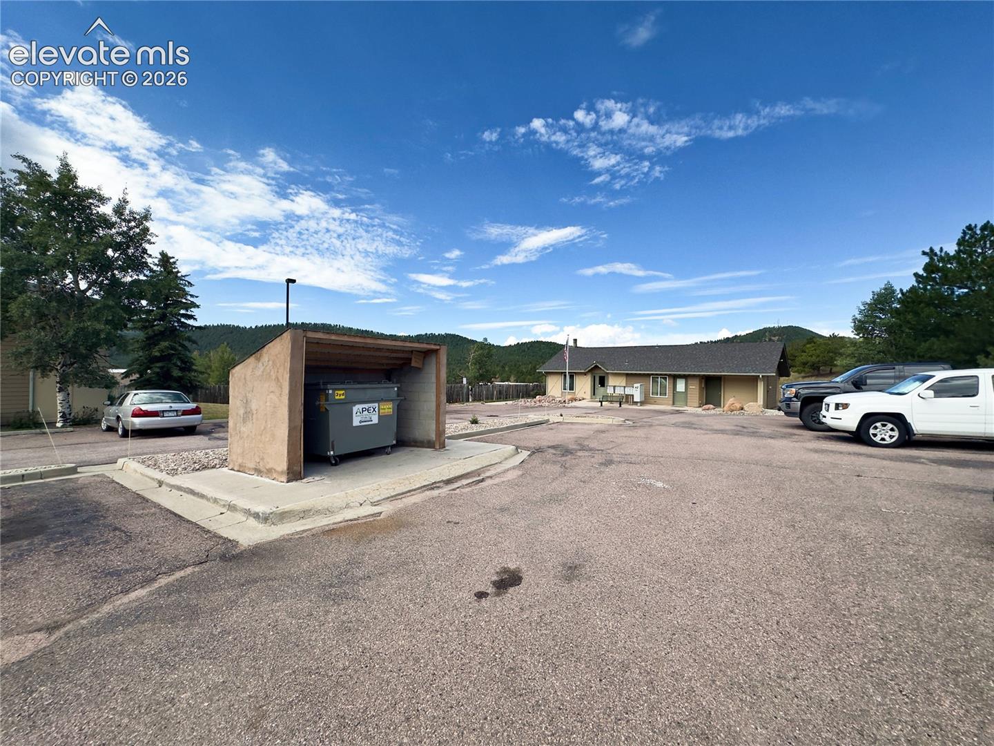 Listing photo 16 for 380 Paradise Circle A8