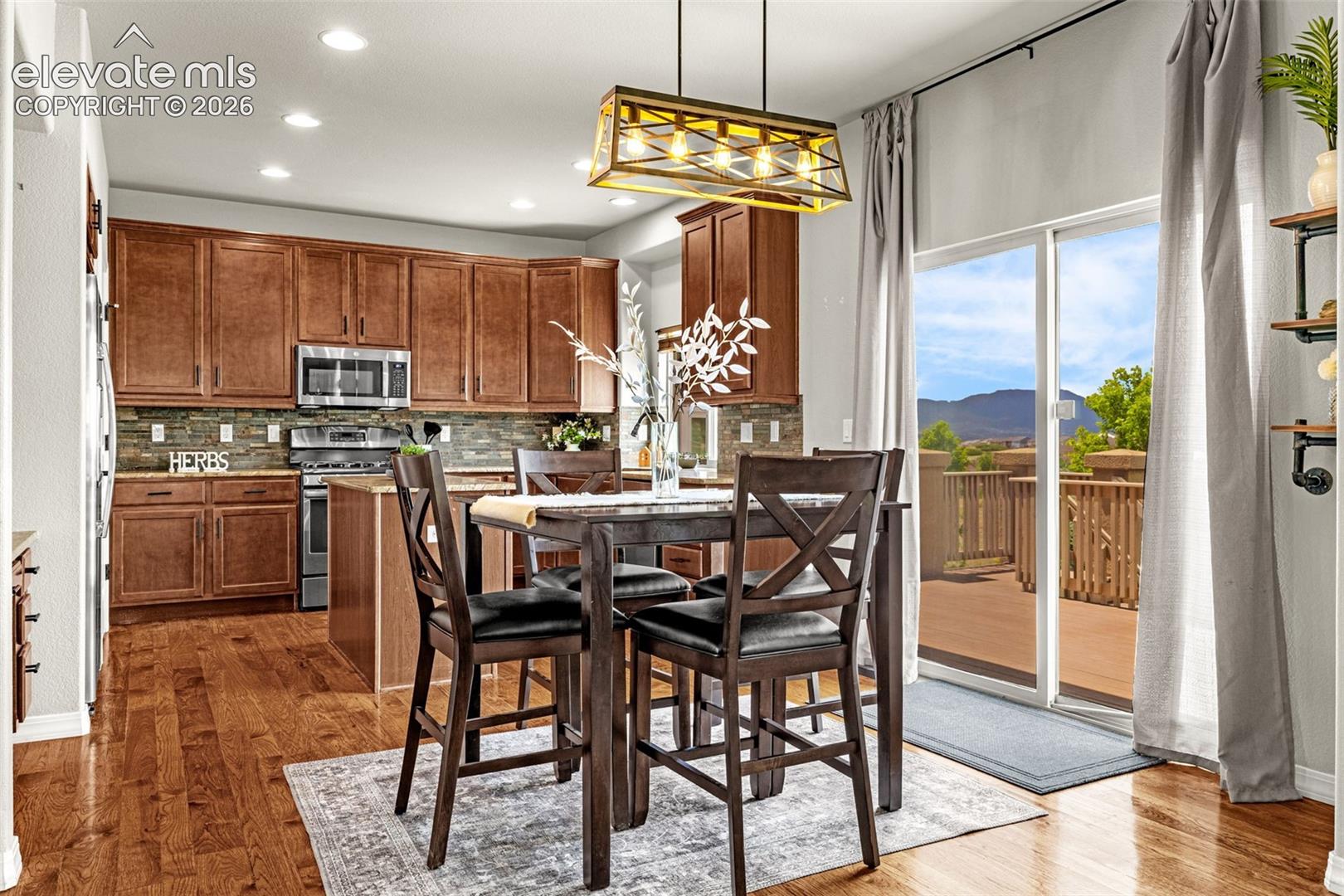 Listing photo 8 for 1528 Yellow Tail Drive