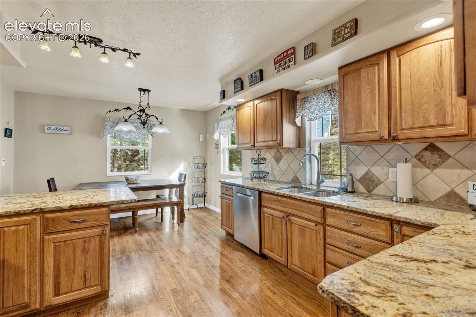 Listing photo 12 for 16 Spruce Circle