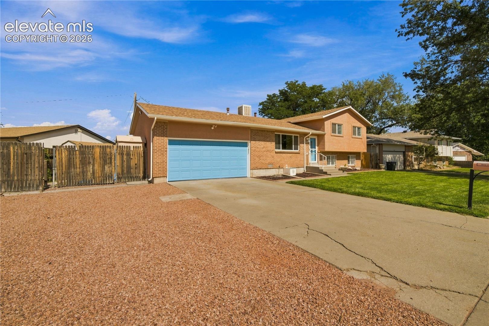 Listing photo 35 for 540 Starlite Drive