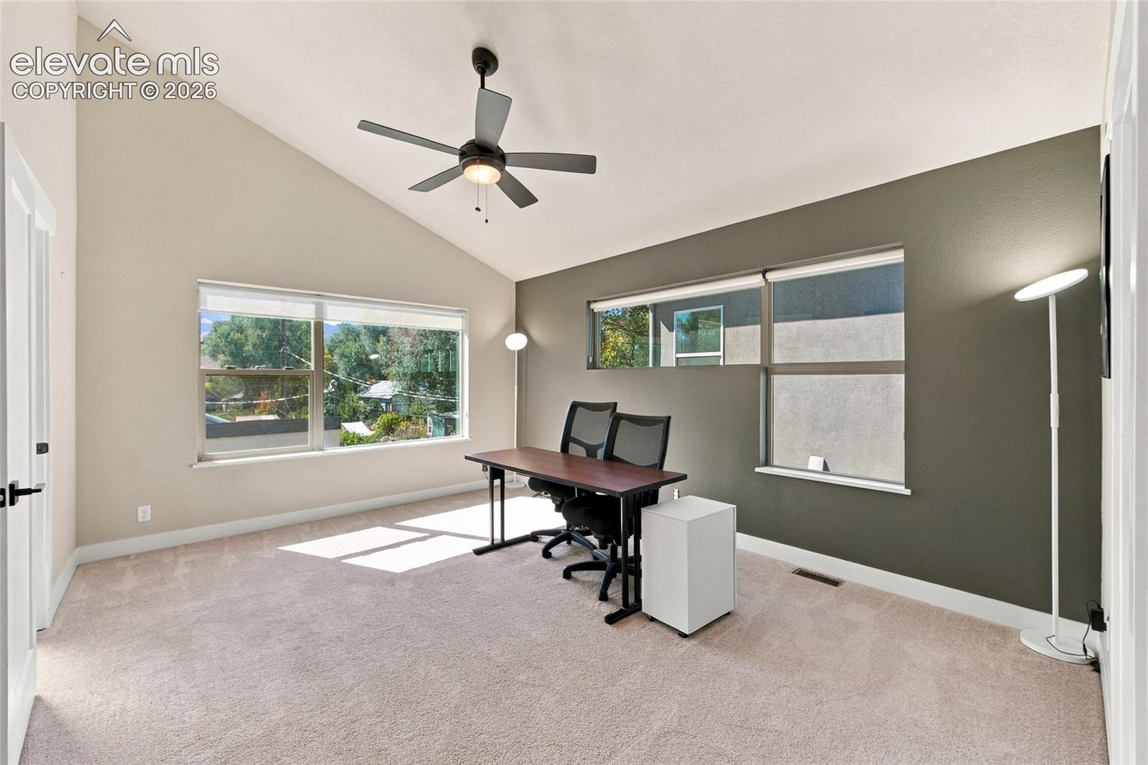 Listing photo 12 for 1319 W Colorado Avenue