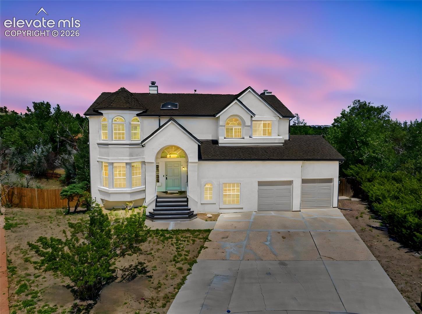 752 Rockrimmon Boulevard