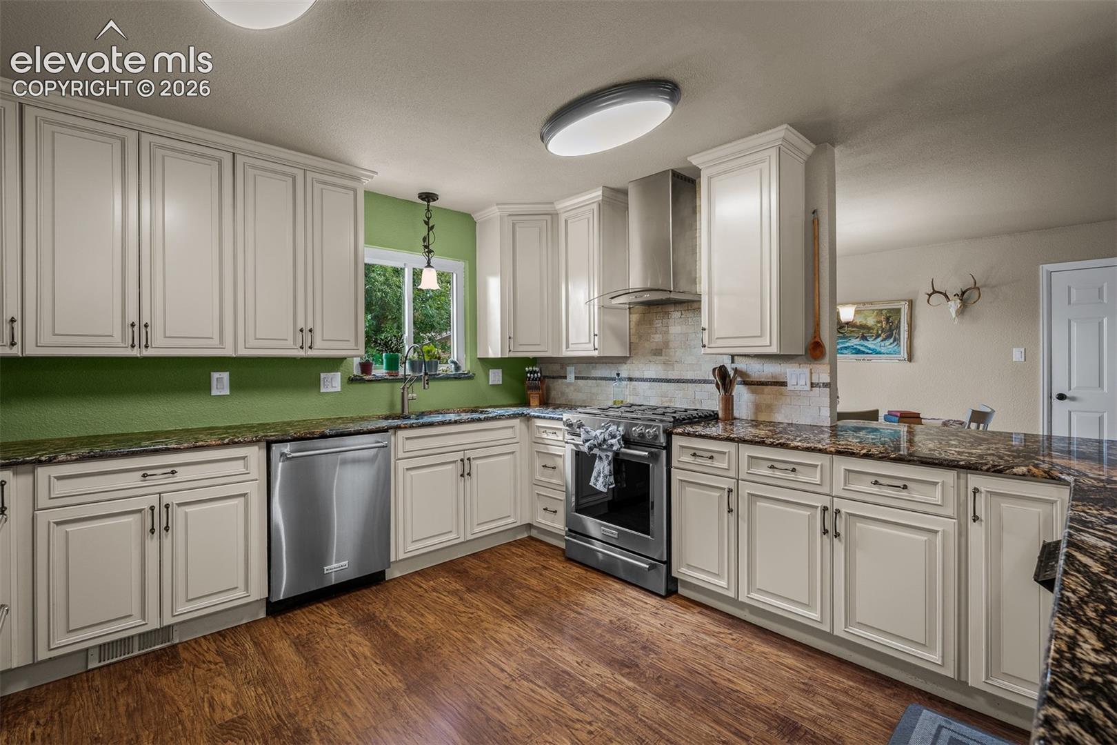 Listing photo 9 for 5119 Constitution Avenue