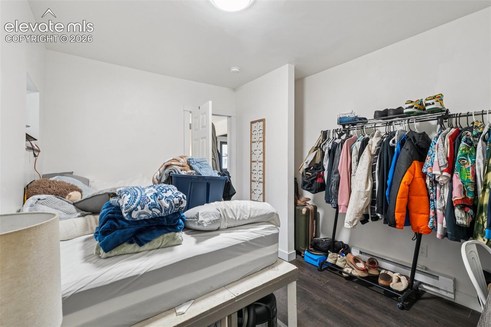 Listing photo 3 for 708 Cooper Avenue