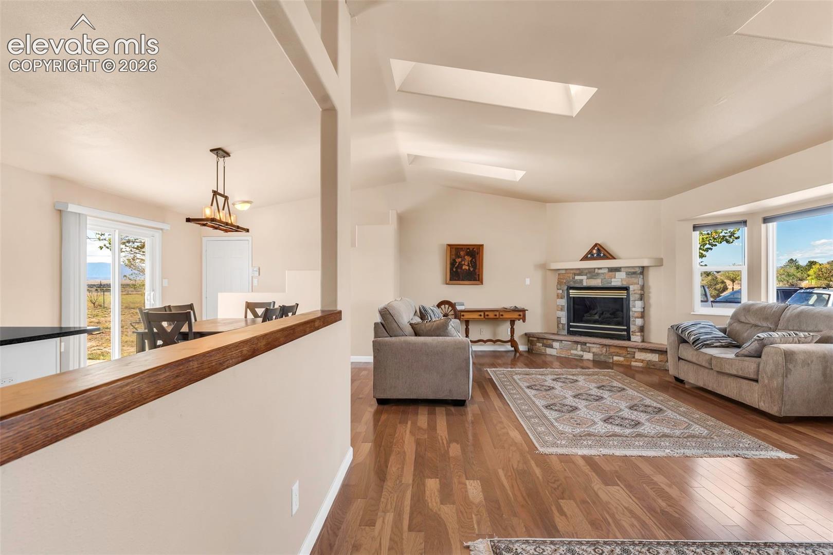 Listing photo 4 for 1172 W Bella Casa Drive