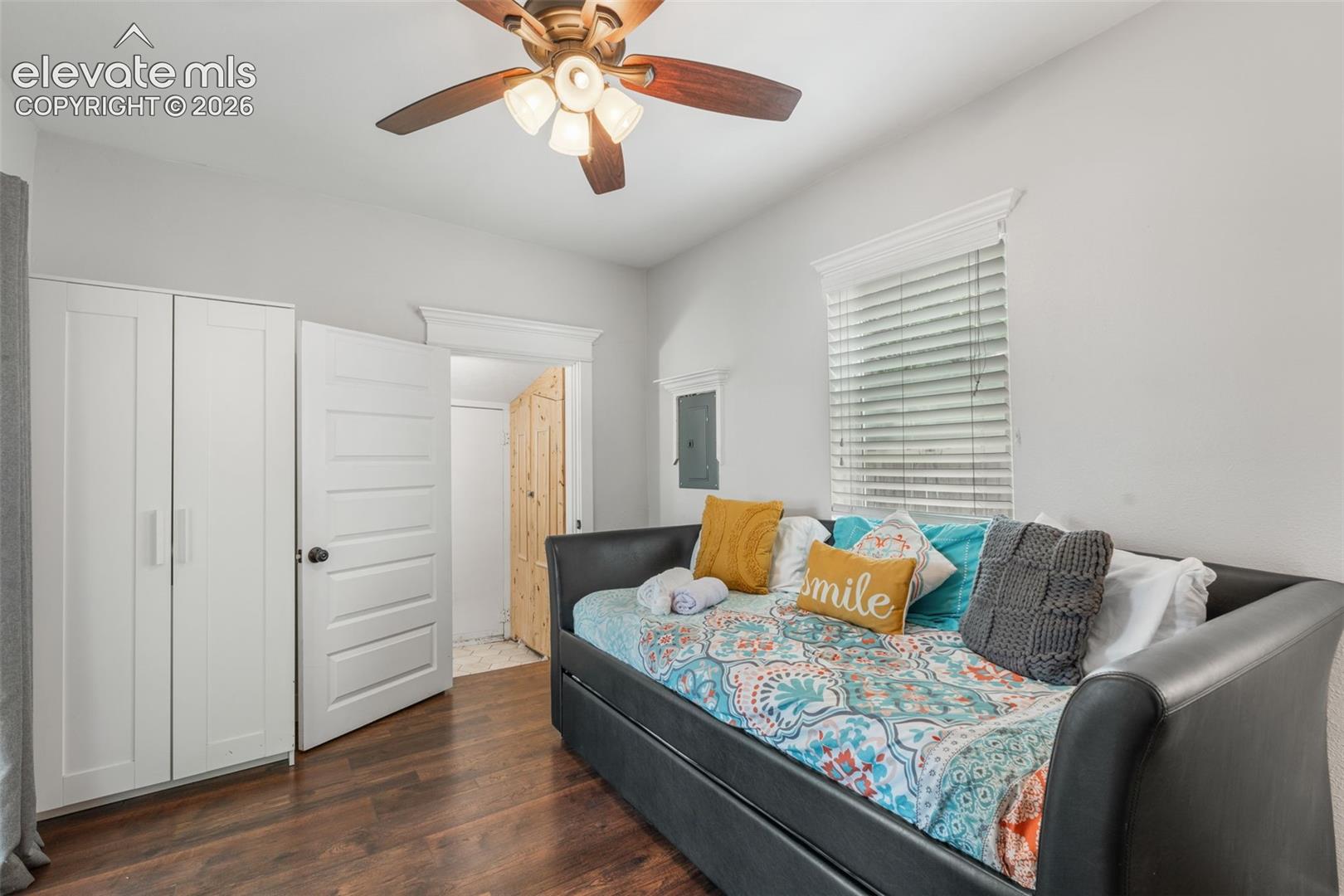 Listing photo 24 for 2130 W Kiowa Street