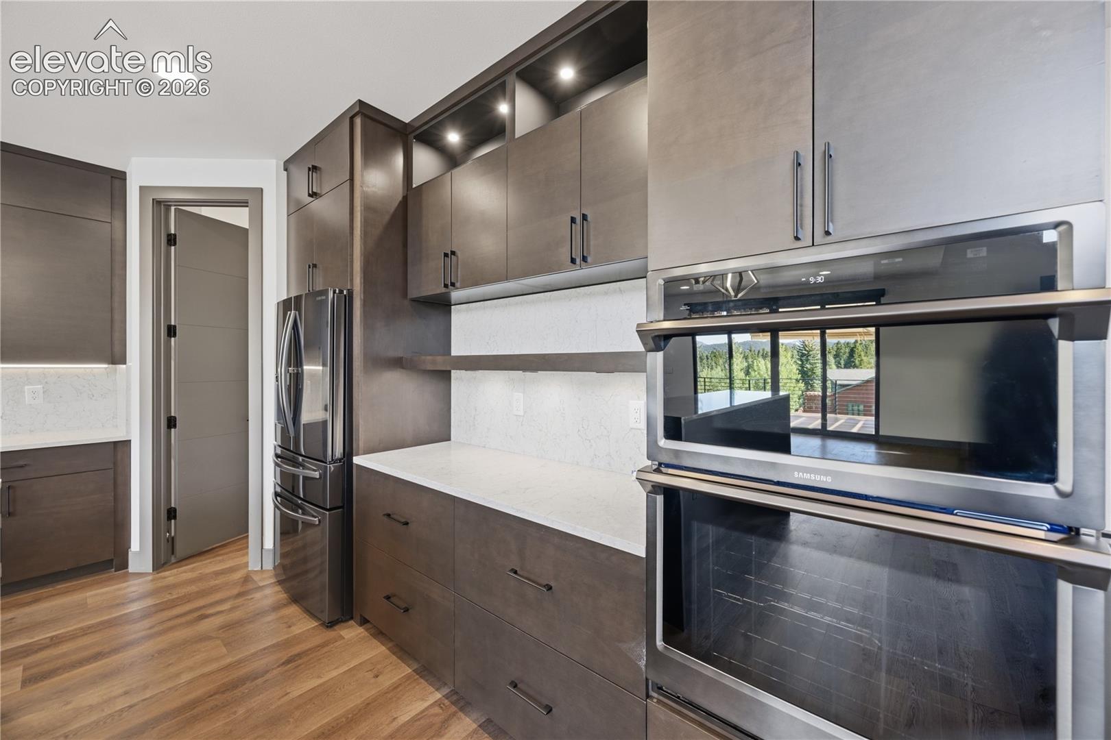 Listing photo 12 for 449 Oxford Lane