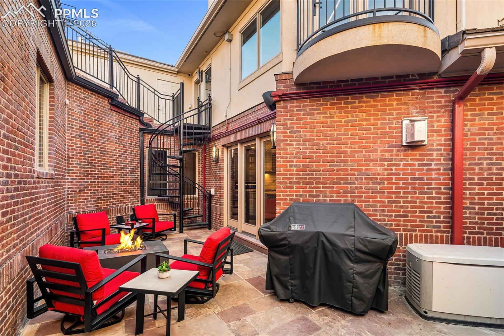 Listing photo 36 for 418 Steele Street