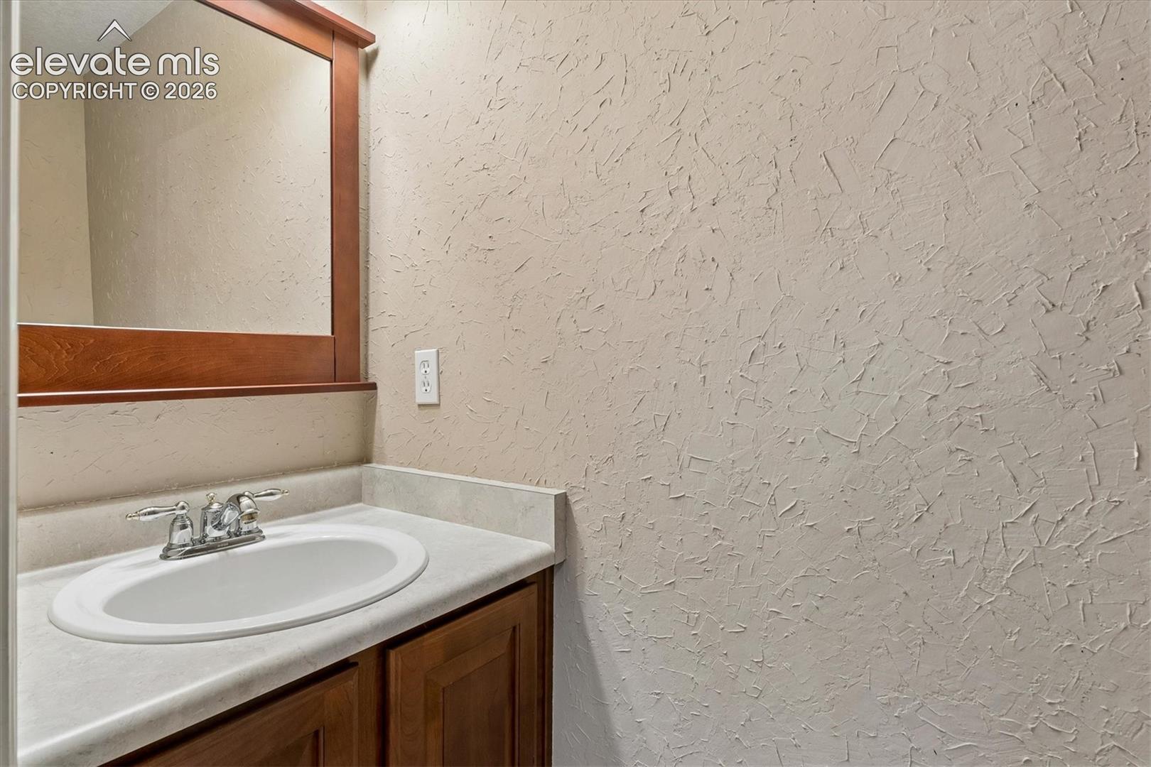 Listing photo 7 for 7765 Midnight Road