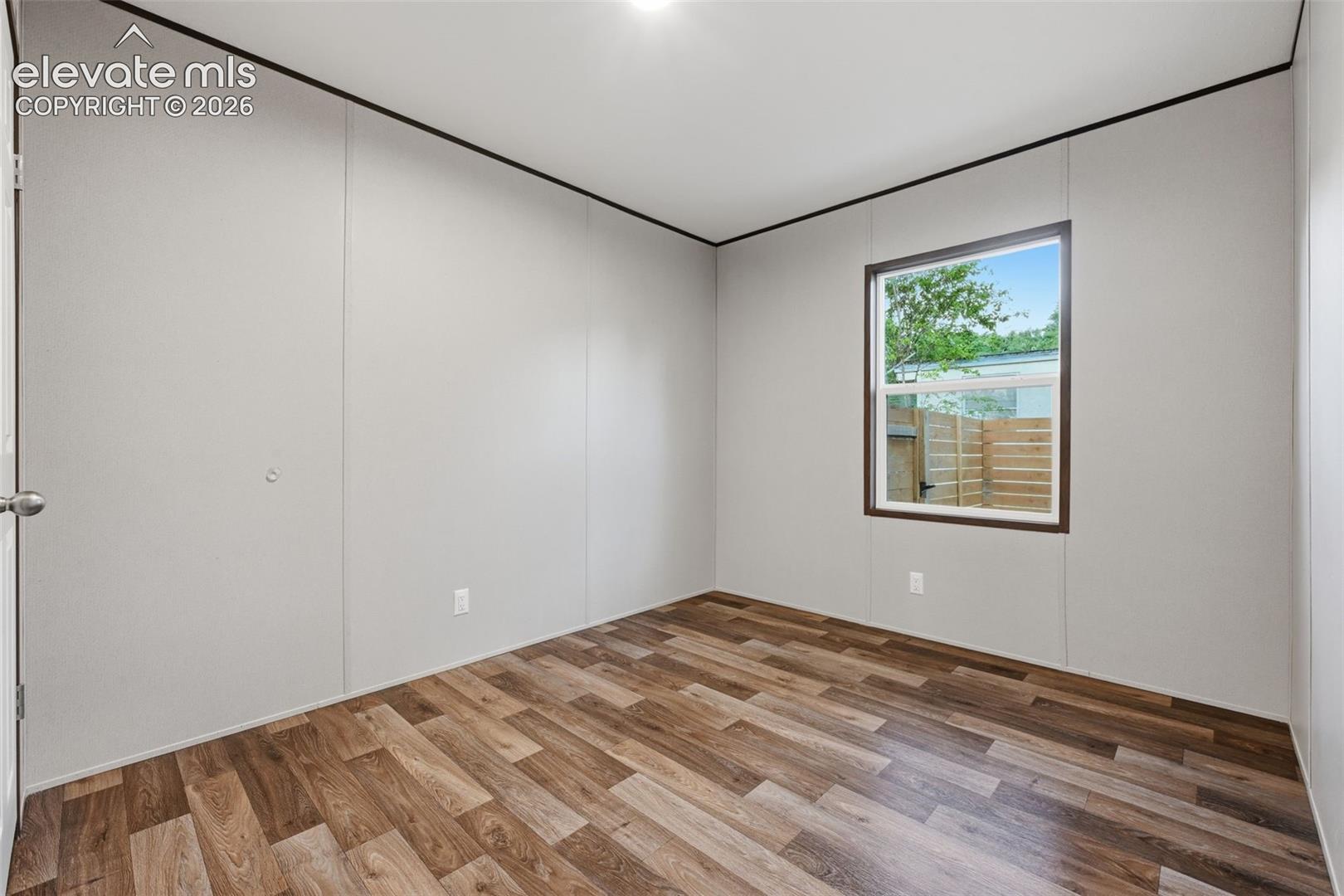 Listing photo 31 for 281 E Stewart Drive