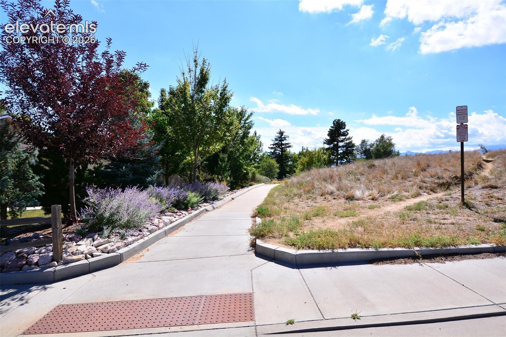 5020 Barcelona Way, photo 31