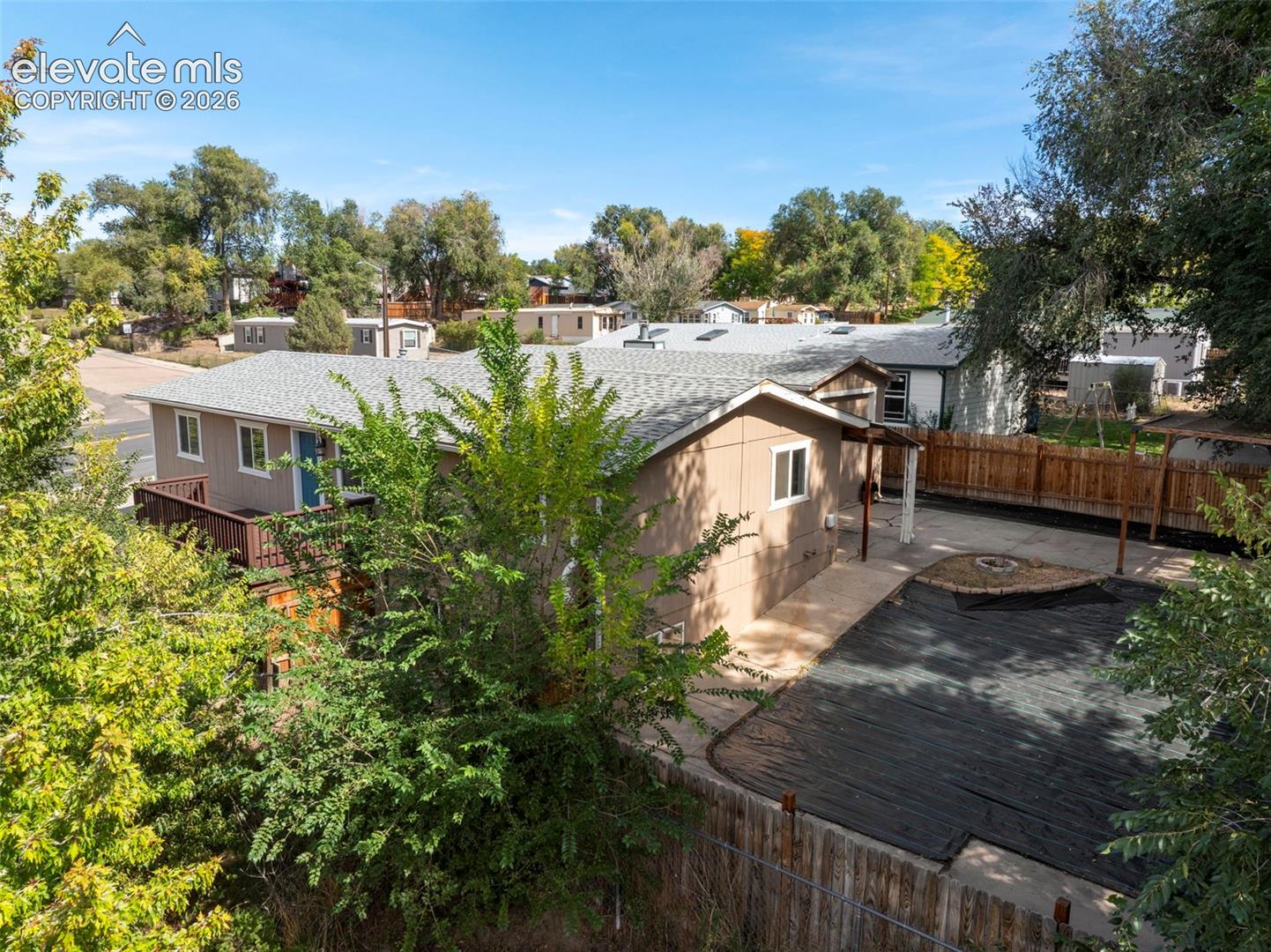 Listing photo 41 for 311 Comanche Village Drive