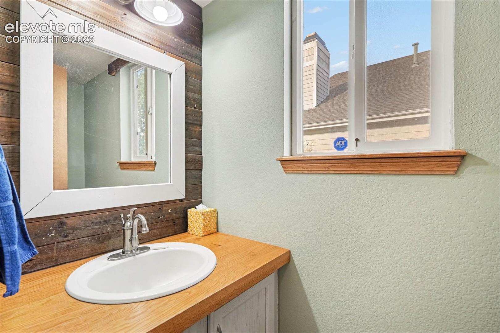 Listing photo 10 for 9419 Daystar Terrace
