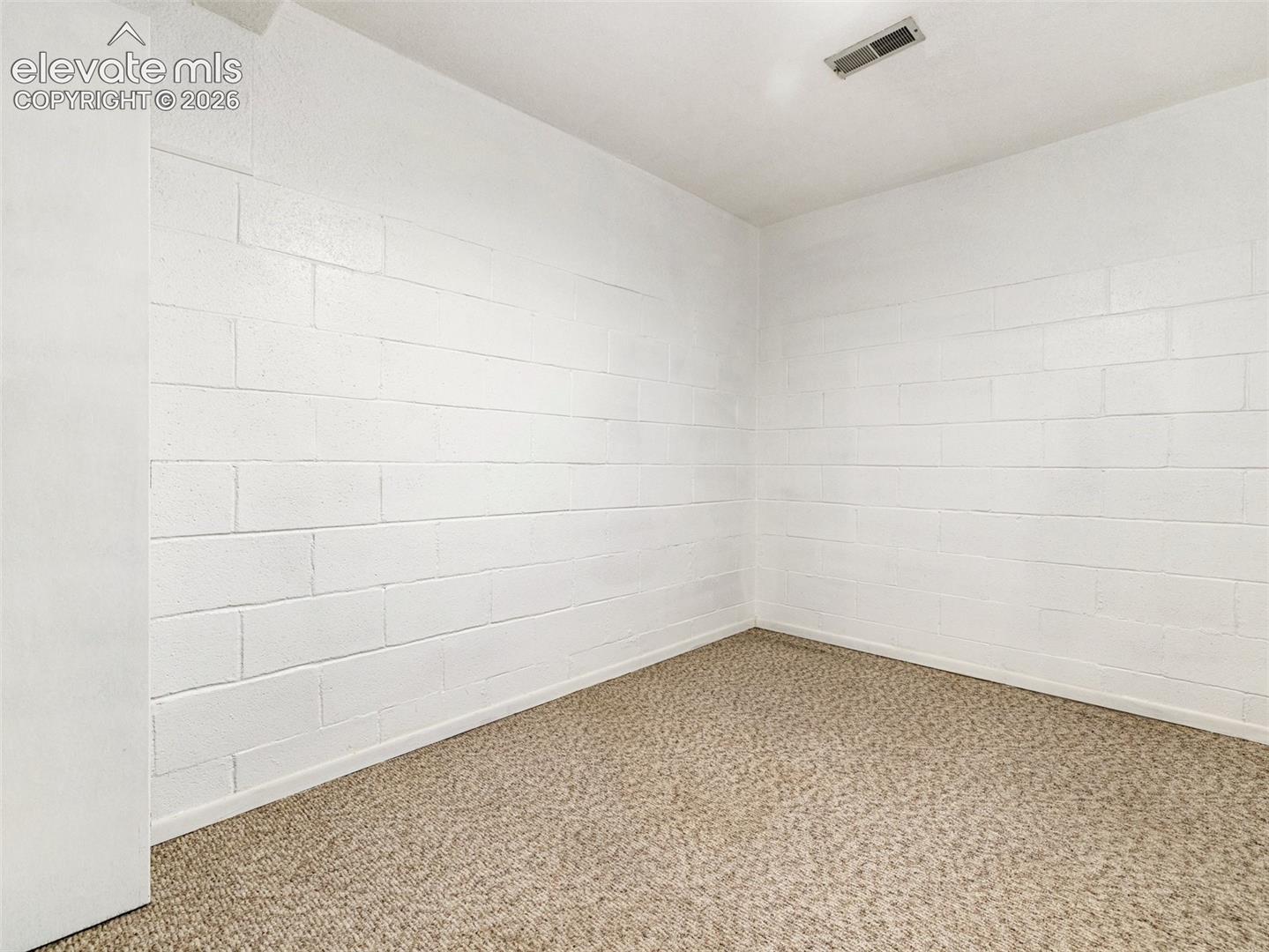 Listing photo 22 for 2213 E Evans Avenue