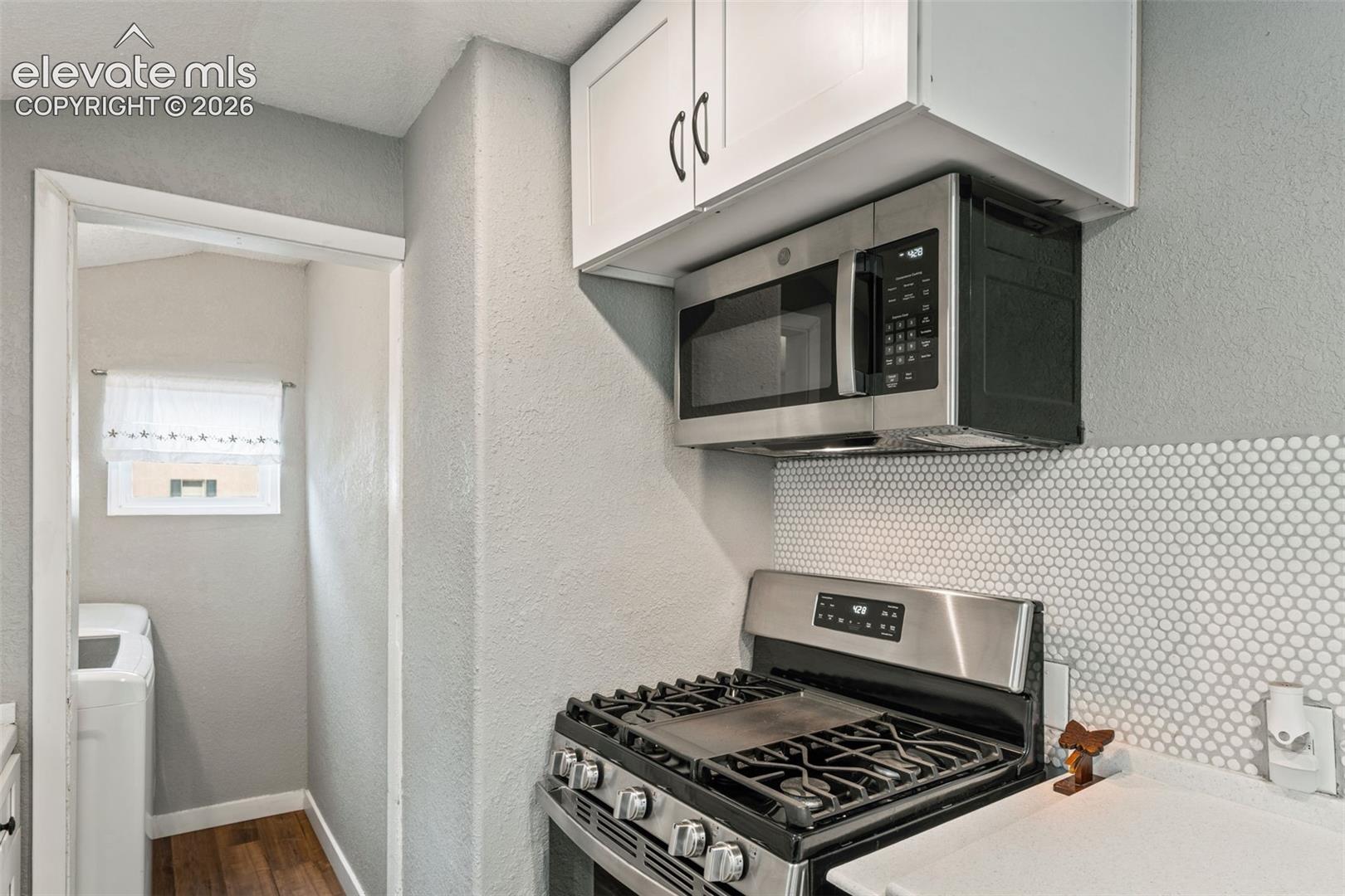Listing photo 15 for 1726 E Evans Avenue