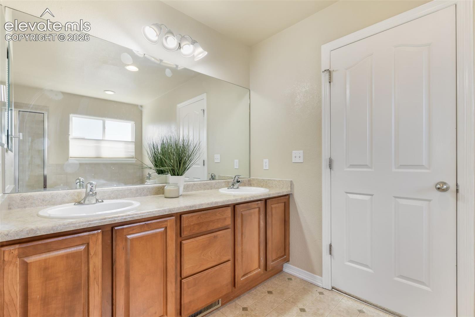 Listing photo 23 for 13867 Antelope Pass Place