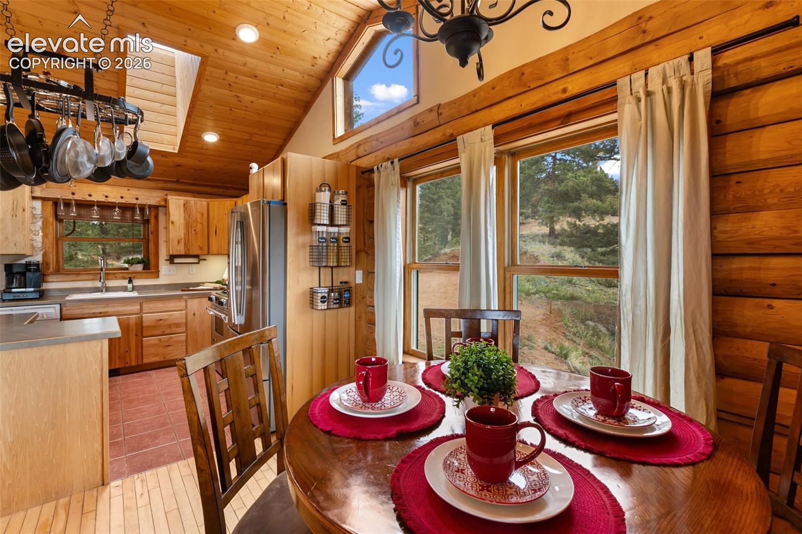 Listing photo 17 for 918 Douglas Fir Drive
