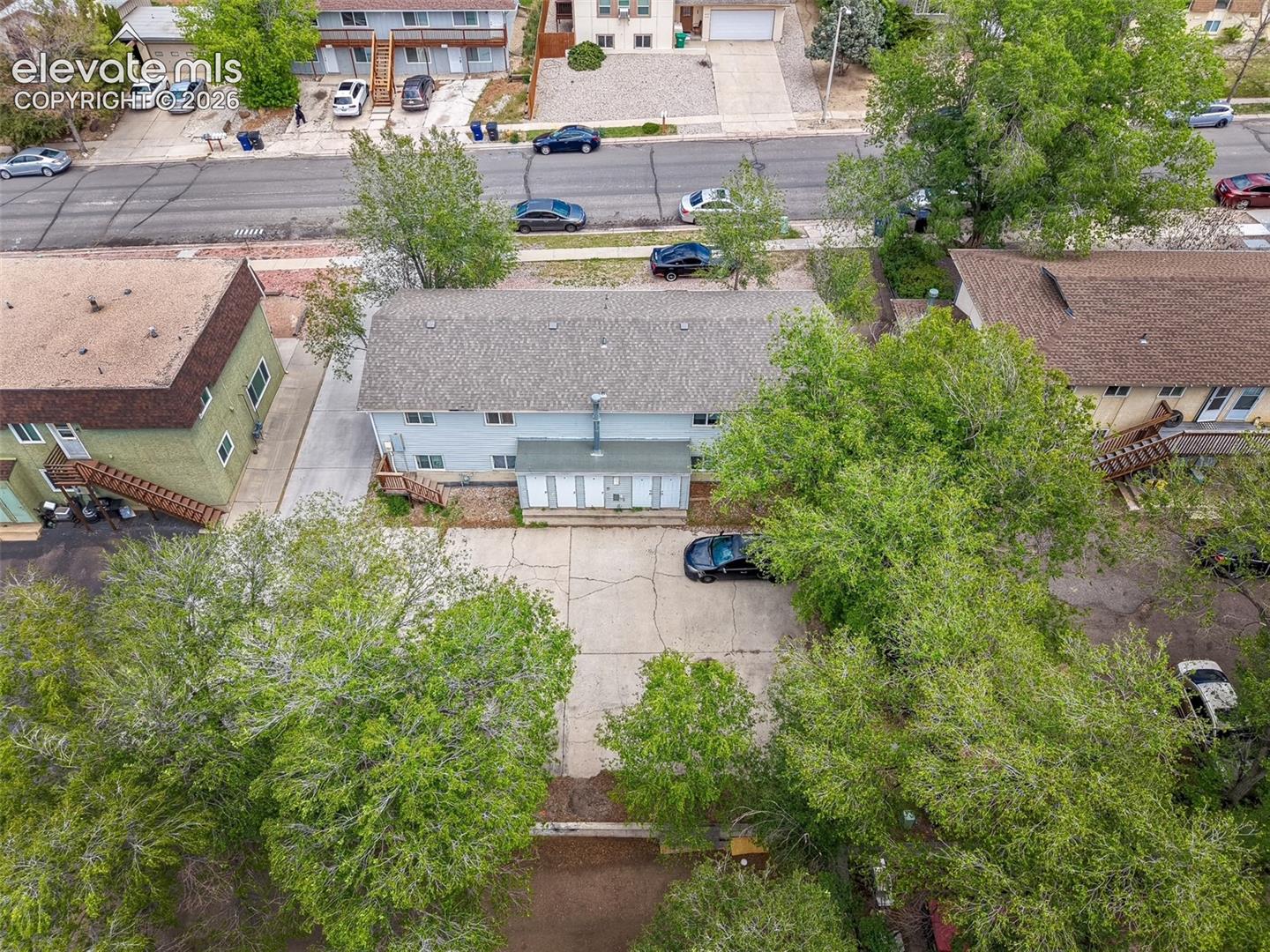 Listing photo 3 for 1025 Magnolia Street