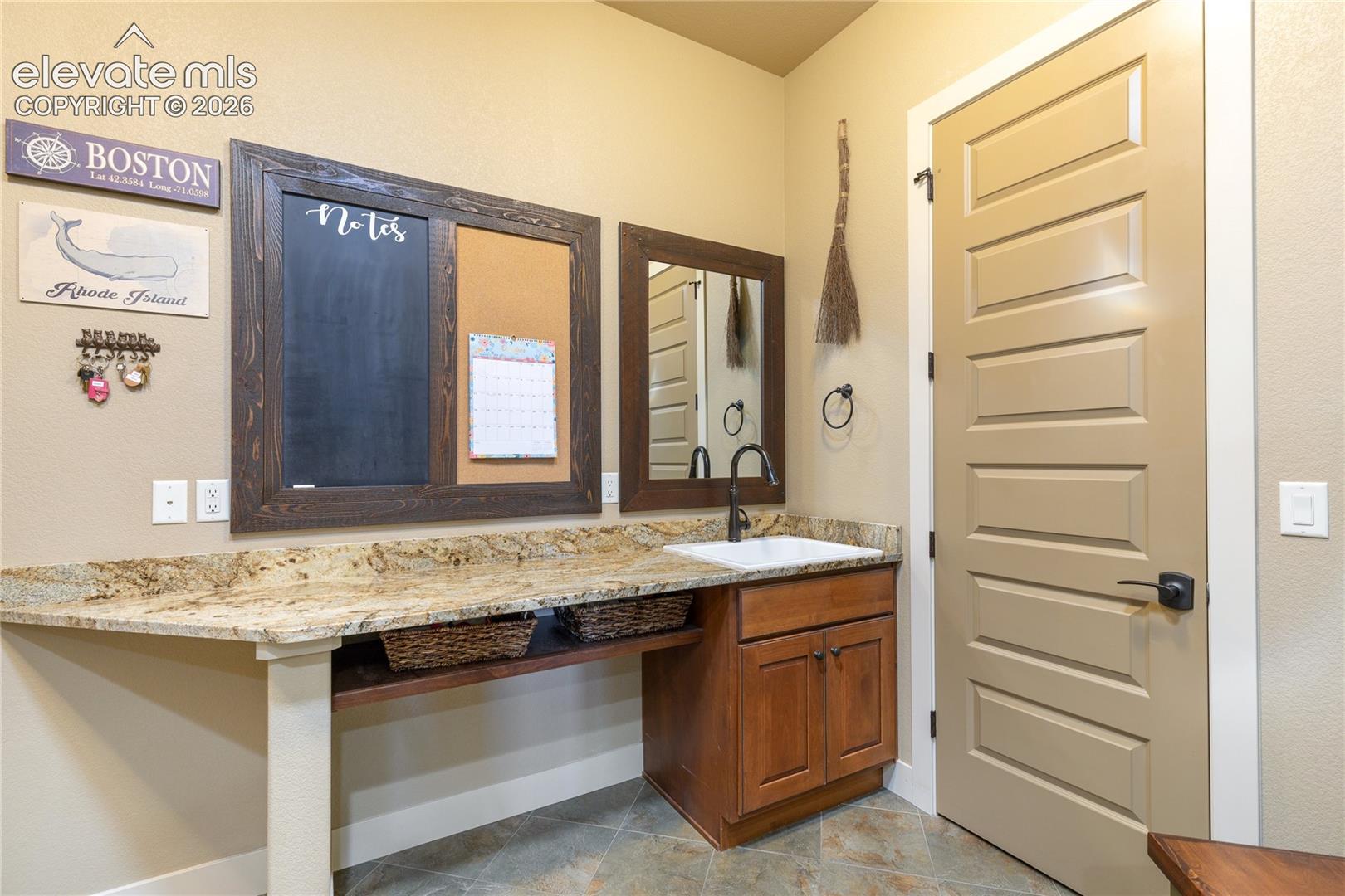 Listing photo 20 for 12427 Creekhurst Drive