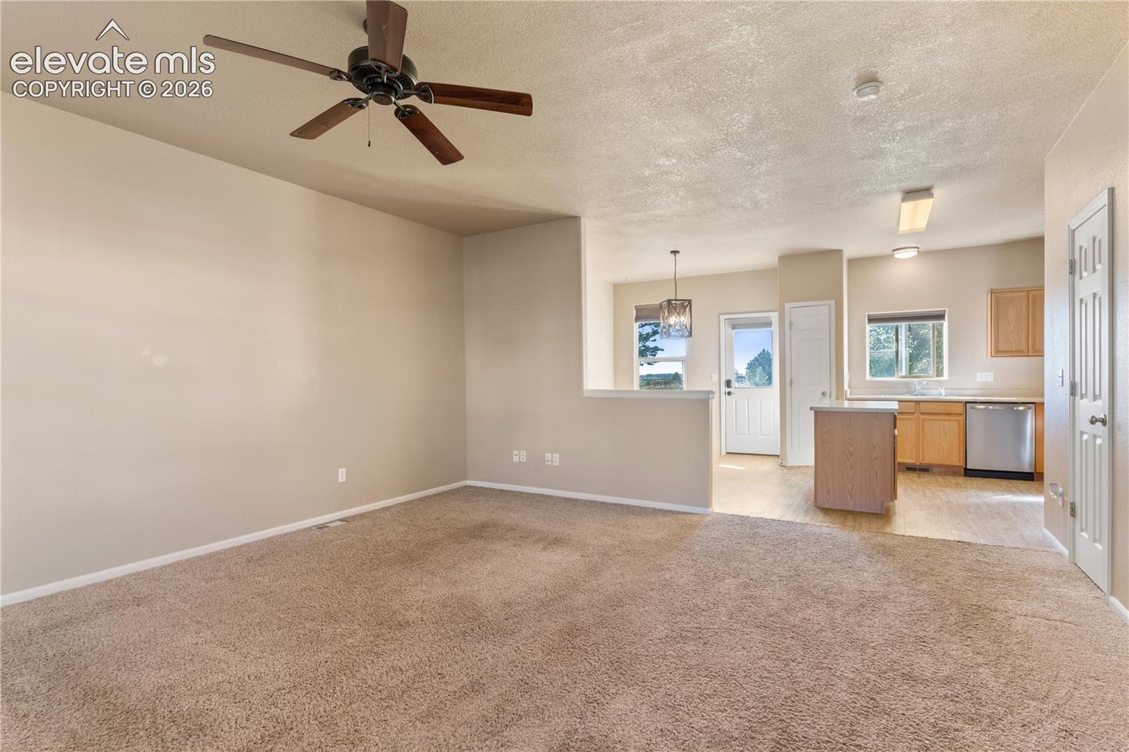 Listing photo 3 for 7698 Sandy Springs Point