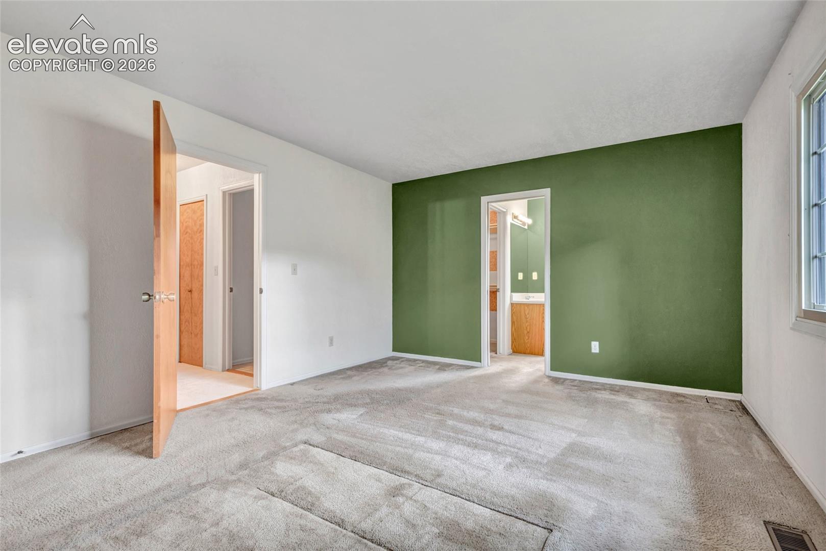 Listing photo 10 for 1405 Vondelpark Drive