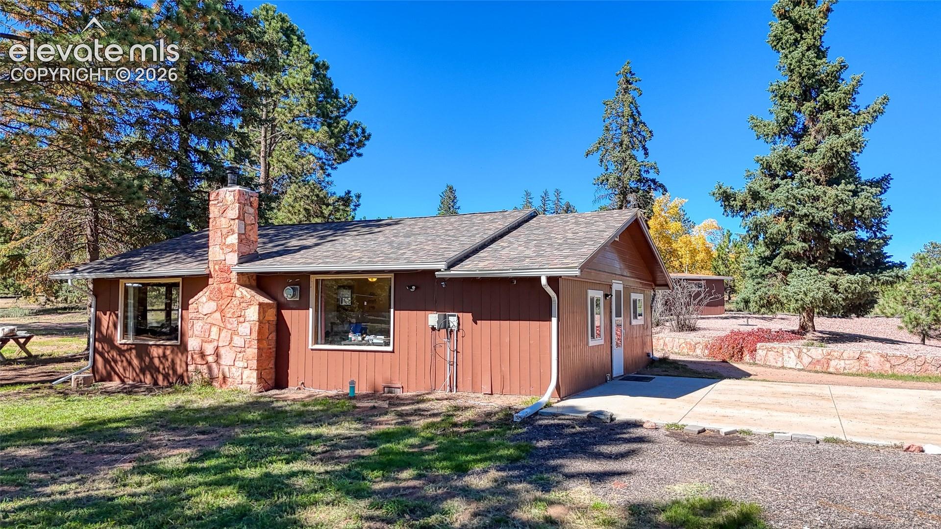 1867 Woodland Avenue — listing photo