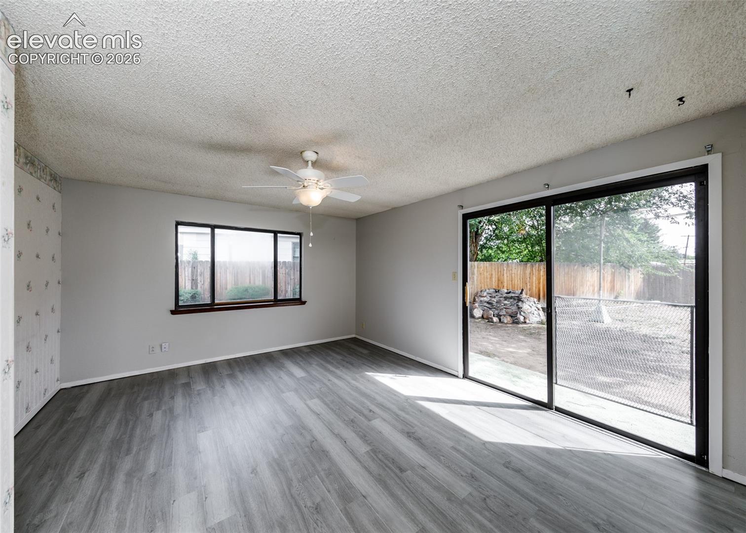 Listing photo 19 for 2203 Templeton Gap Road