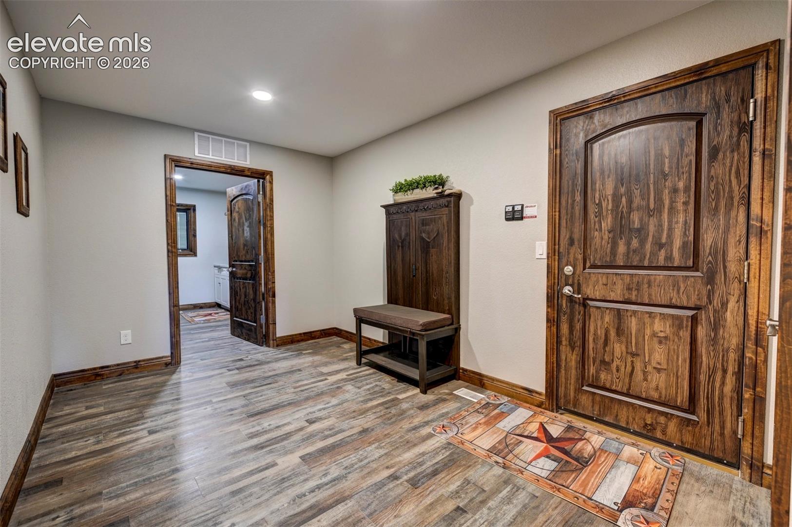 Listing photo 5 for 10130 Shumway Road