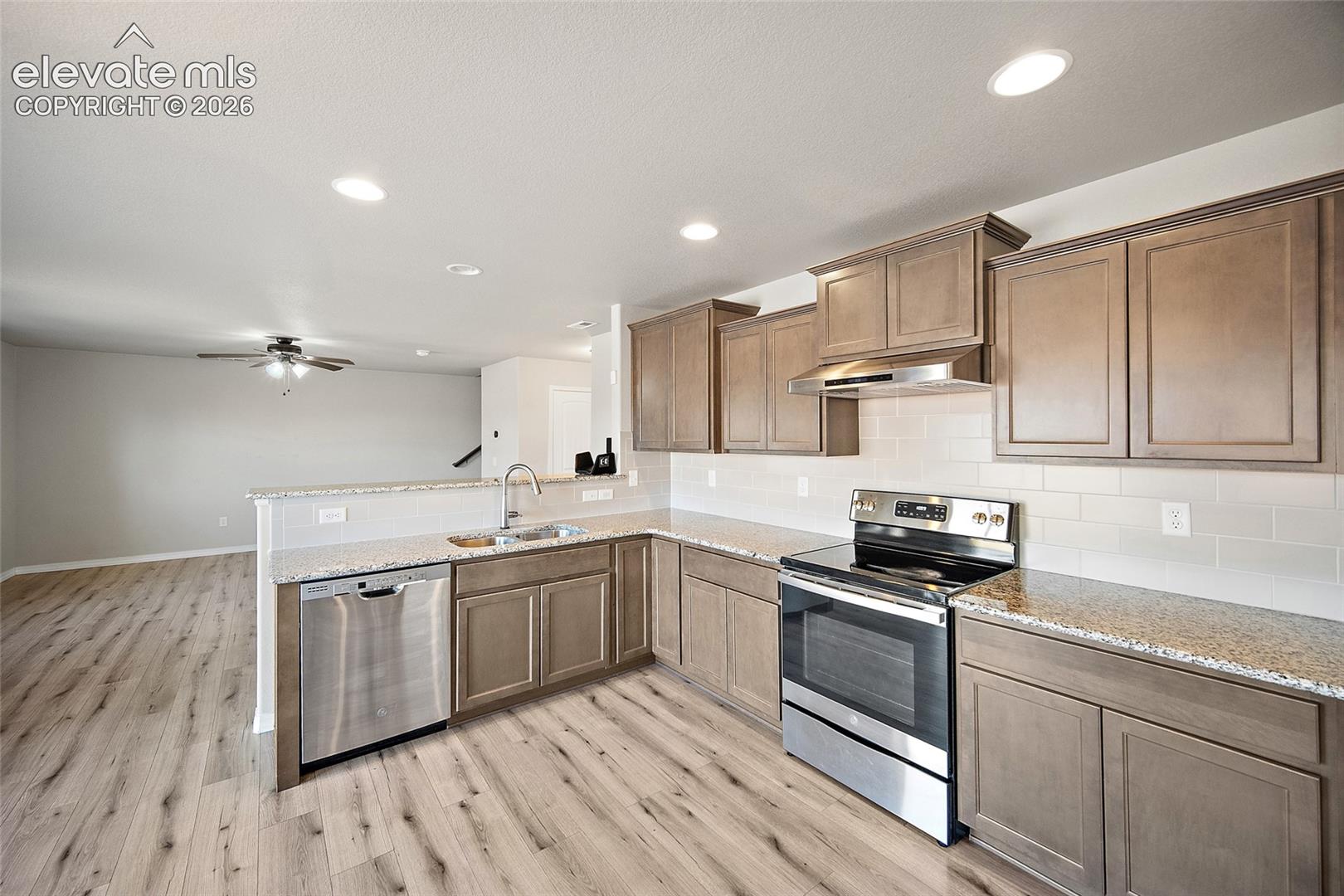 Listing photo 18 for 7701 Berwyn Loop