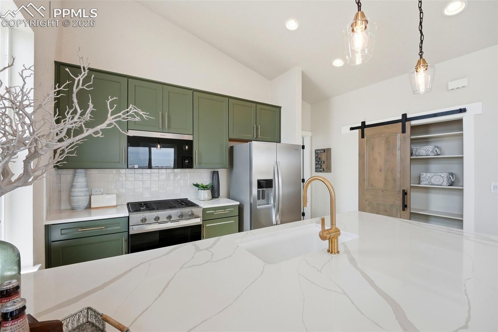 9456 Traveler Terrace, photo 12