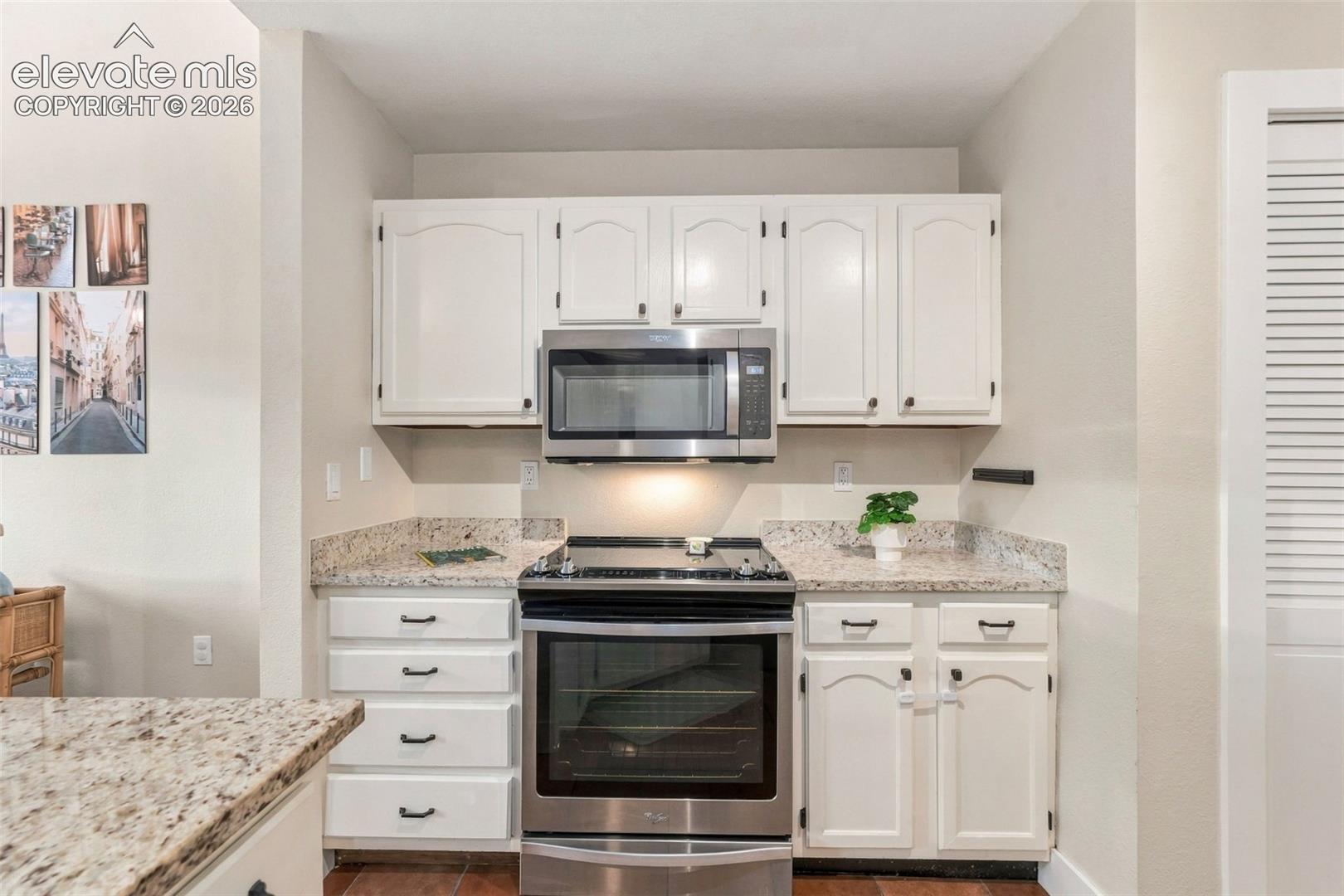 Listing photo 22 for 271 N Holcomb Circle