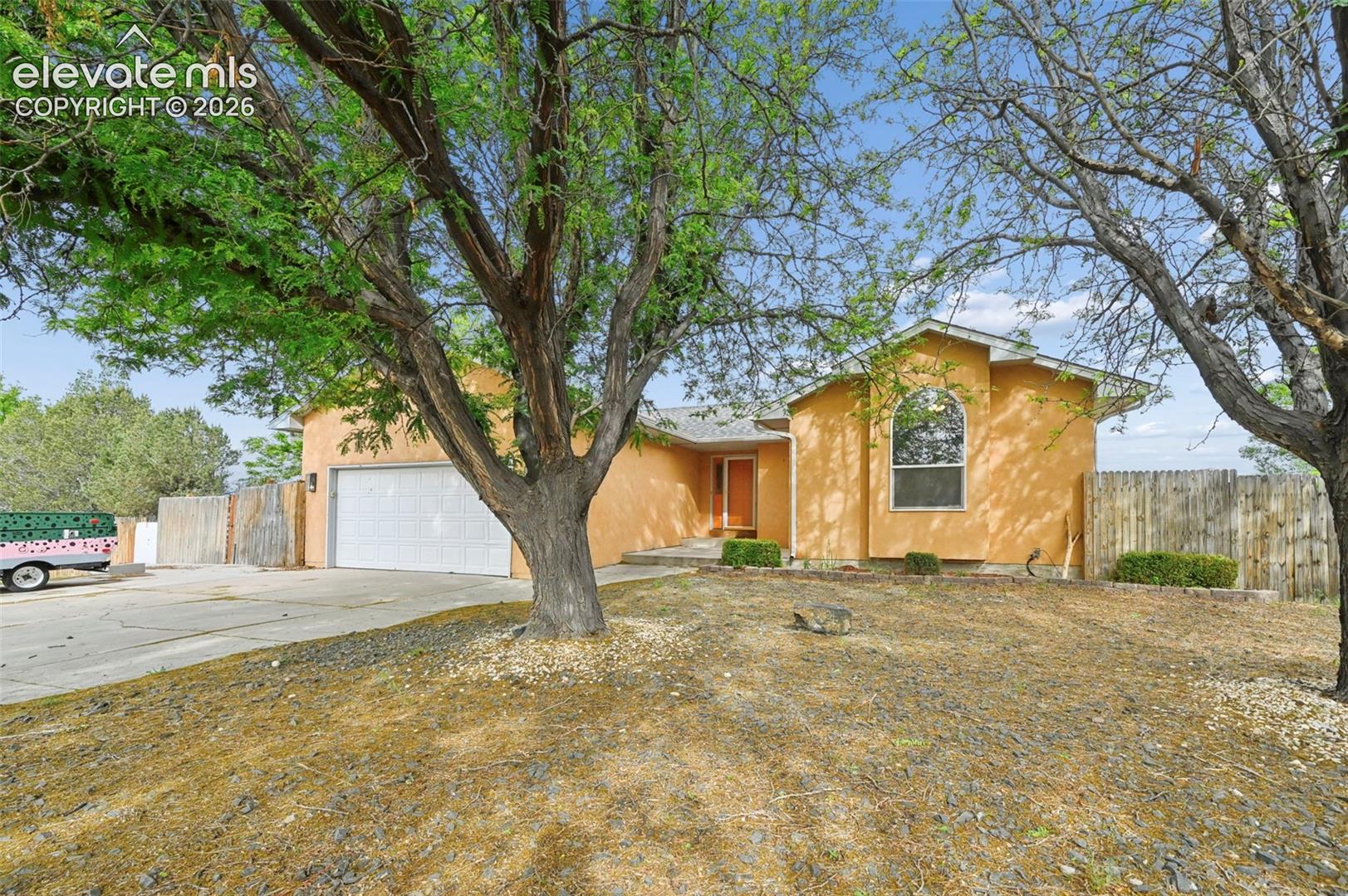 Listing photo 17 for 979 S Alexis Lane