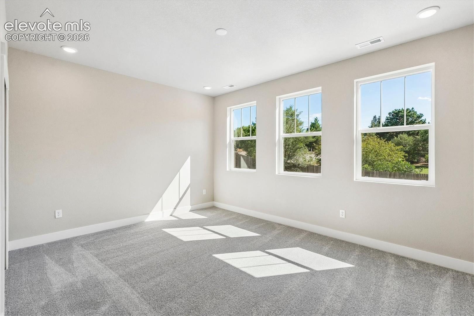 Listing photo 5 for 3023 Curly Grove