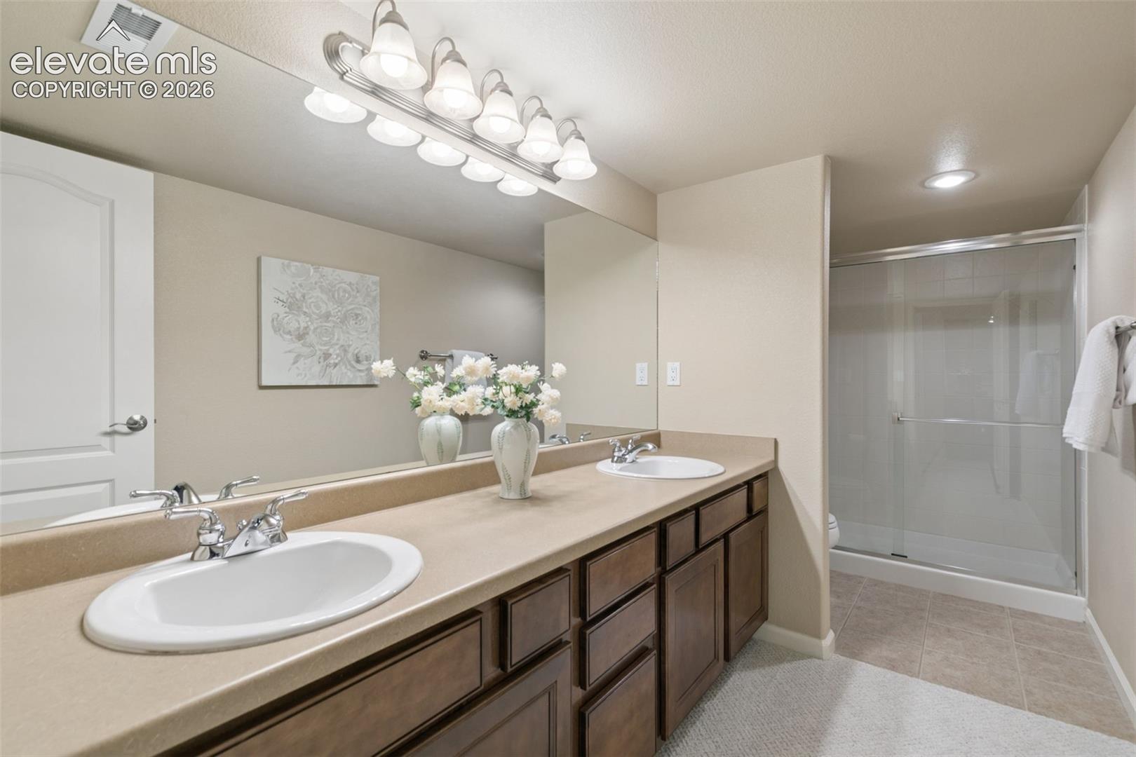 Listing photo 41 for 1420 Symphony Heights