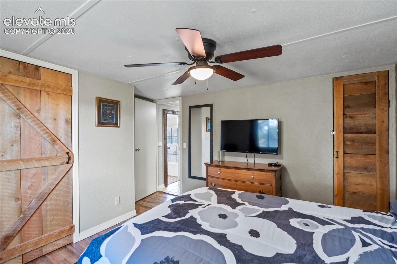 Listing photo 15 for 957 Arapahoe Drive