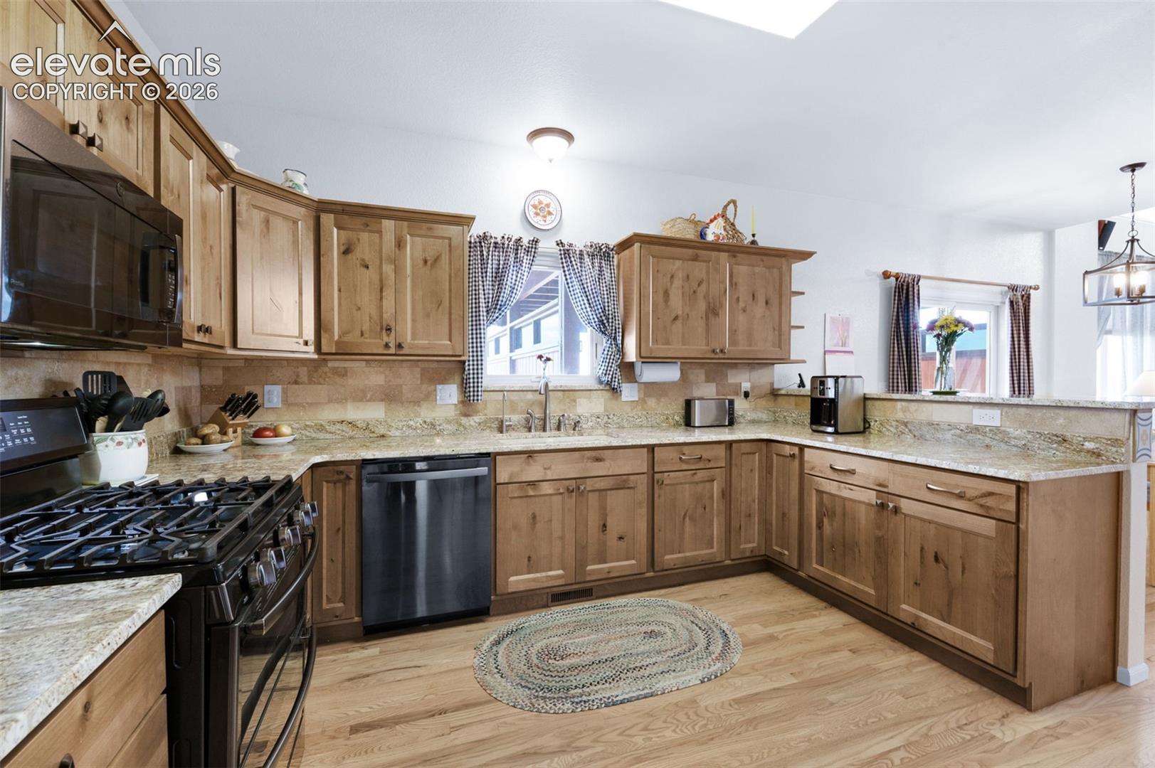 Listing photo 6 for 8965 Theriot Road