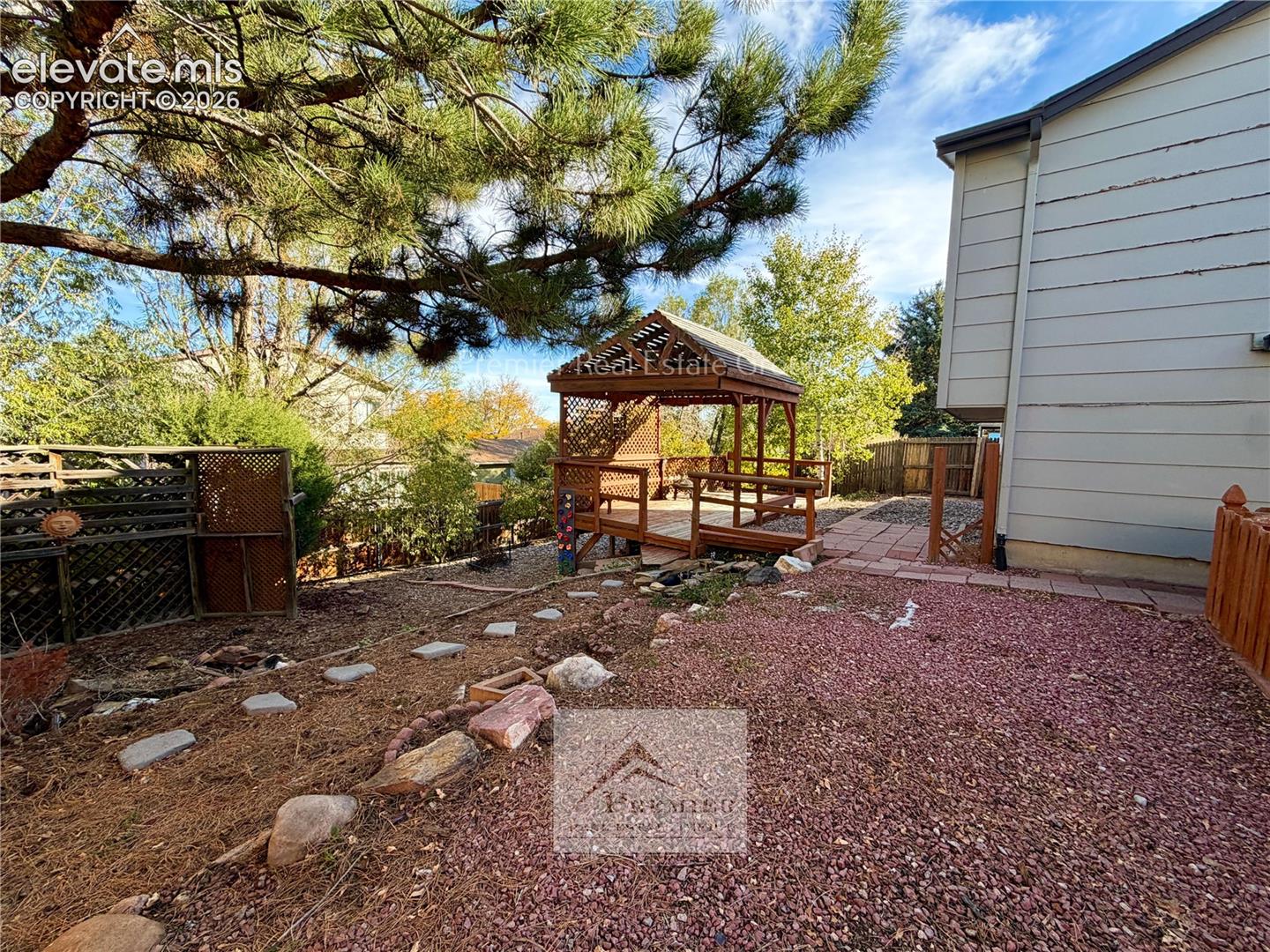 1055 Table Top Terrace, photo 14