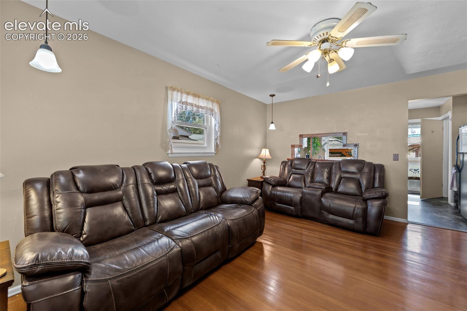 Listing photo 5 for 2227 Saranac Drive