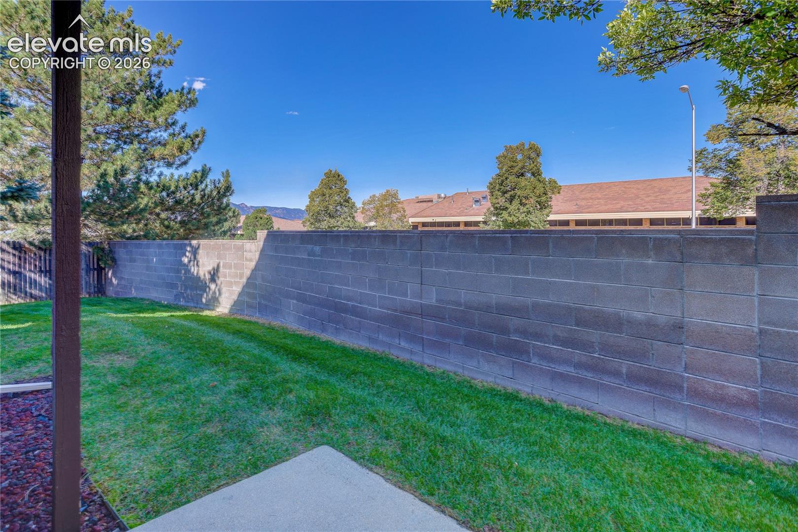 Listing photo 16 for 2932 Camino Cielo Court