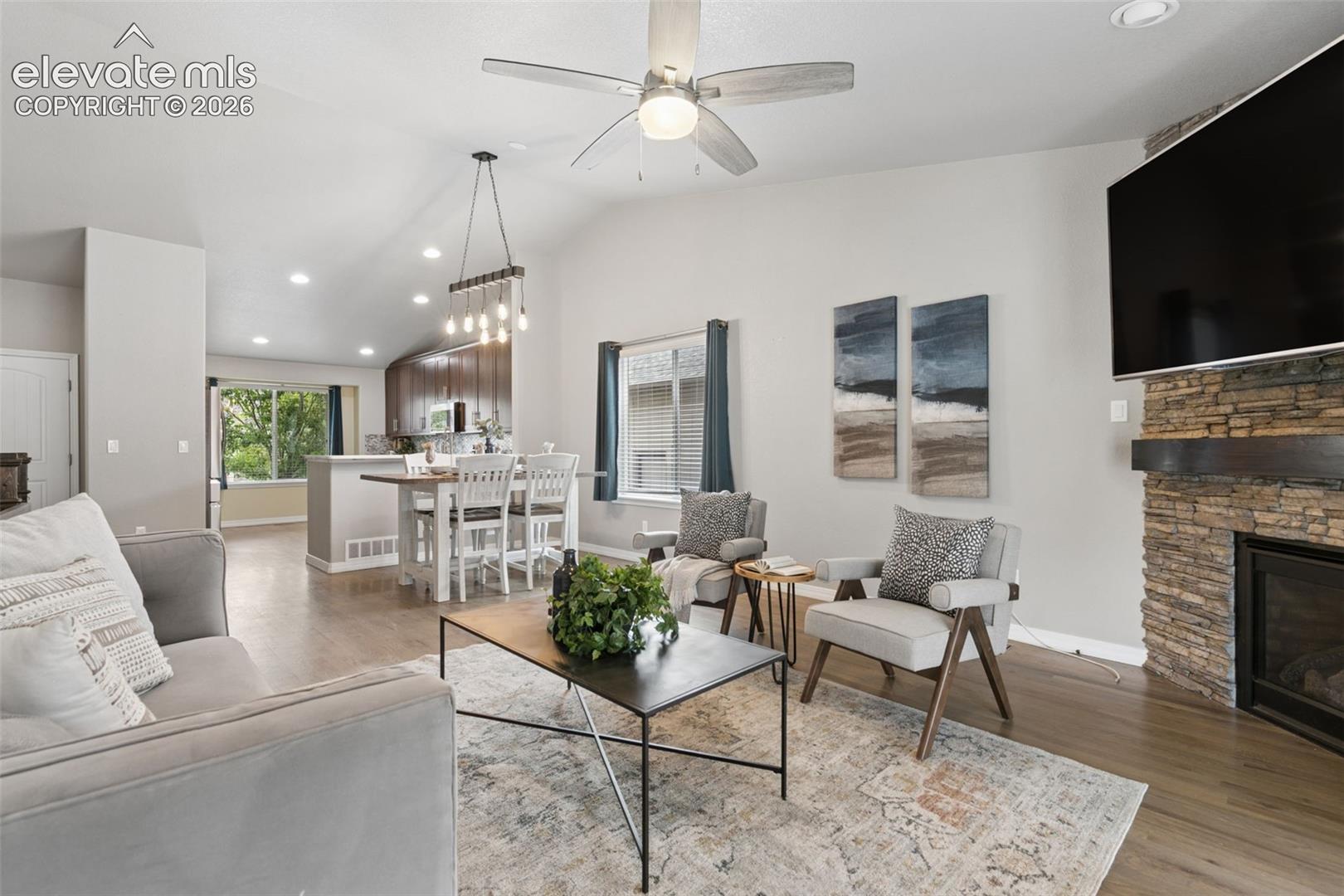 Listing photo 10 for 6840 Mustang Rim Drive
