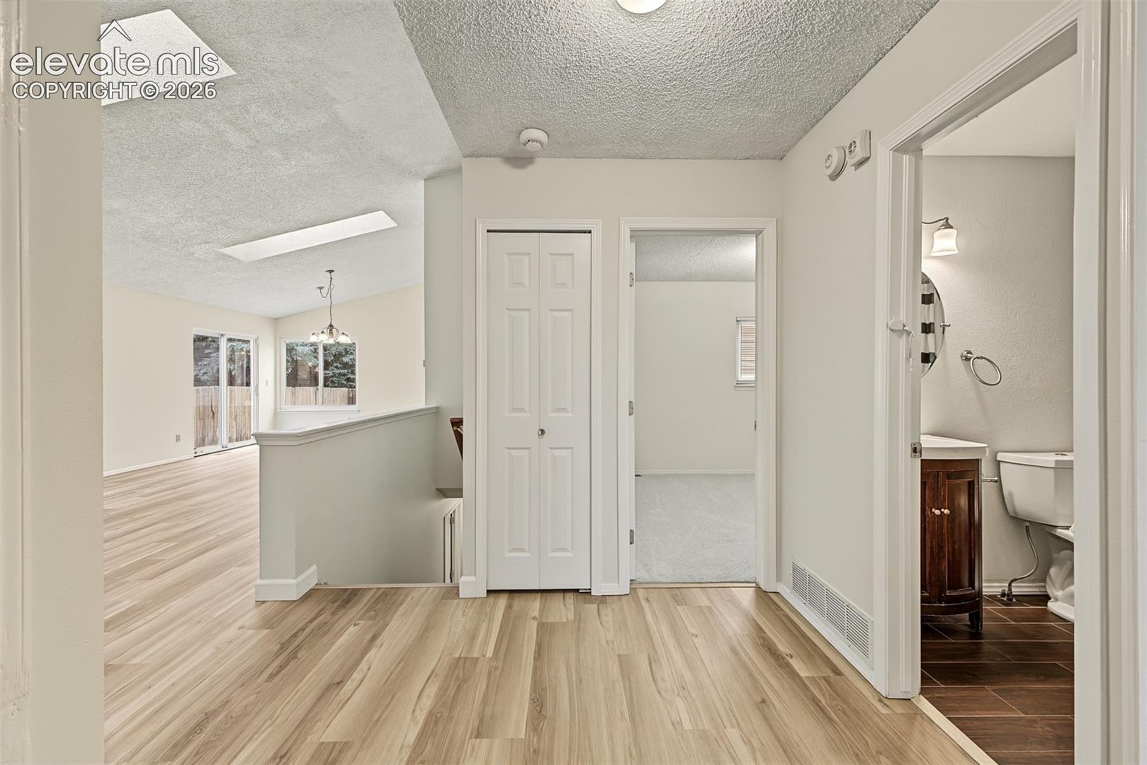 Listing photo 5 for 8430 Sassafras Drive